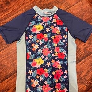 Girl’s Rashguard Top